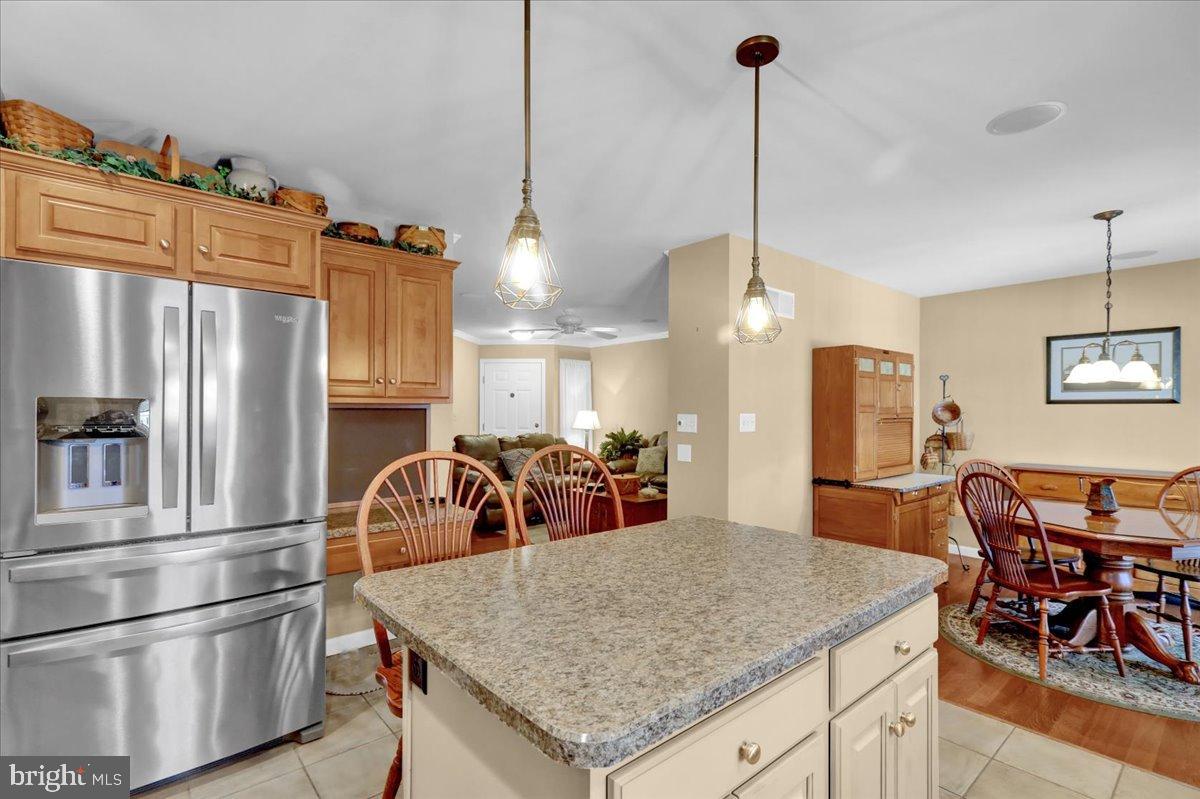33 Michael Lane Denver, PA 17517 - Photo 5 of 24 Inviting kitchen with modern finishes.