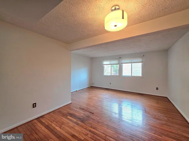 $2,200 | 8568 Koluder Court, Lorton, VA 22079