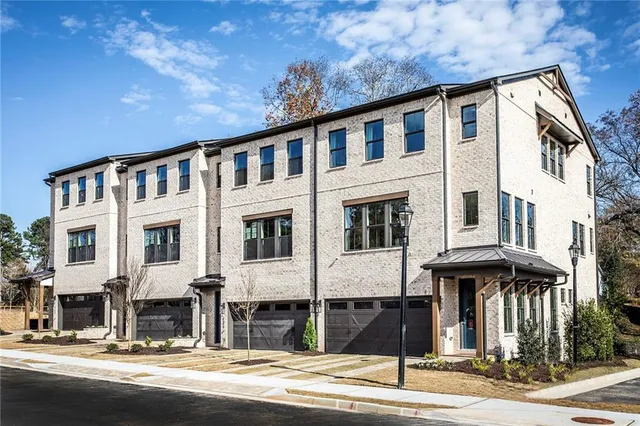 $899,990 | 117 Bridgecrest Road, Roswell, GA 30075