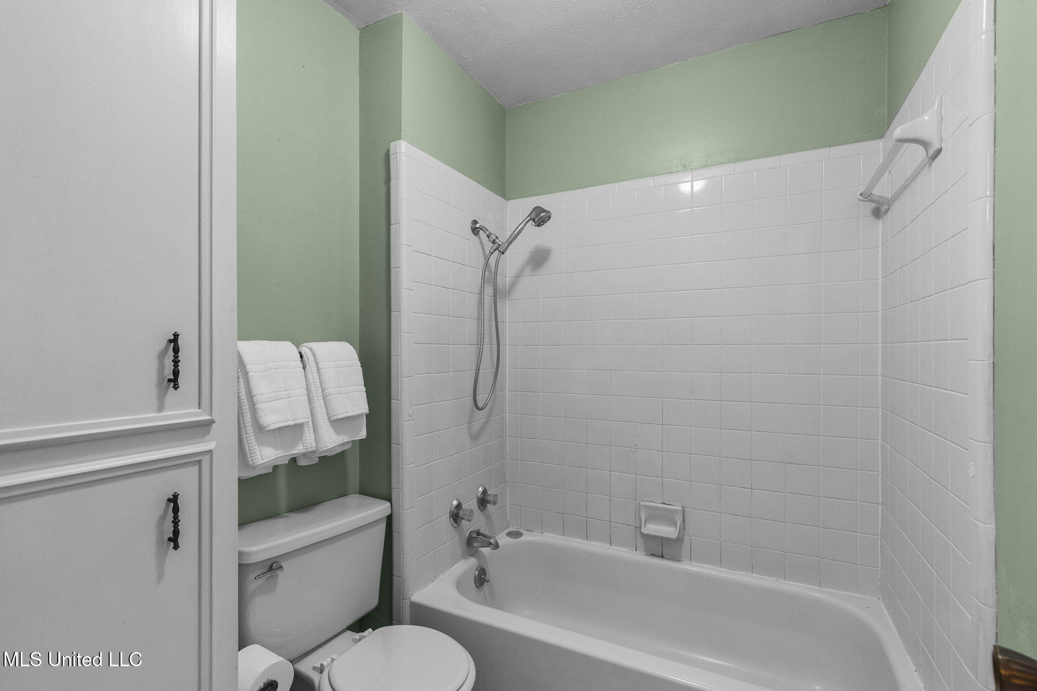 102 Sunline Drive Brandon, MS 39042 - Photo 31 of 45 Master Bath