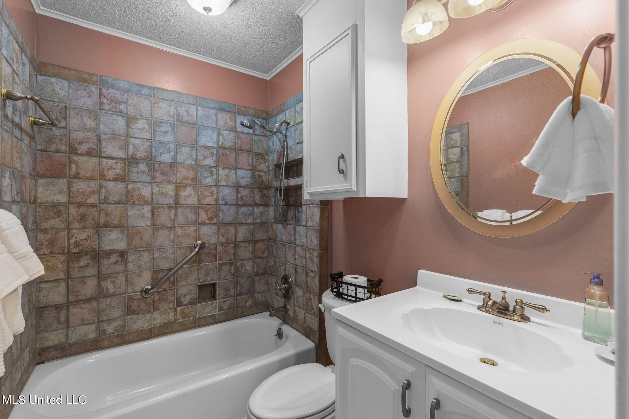 102 Sunline Drive Brandon, MS 39042 - Photo 36 of 45 Guest Bath