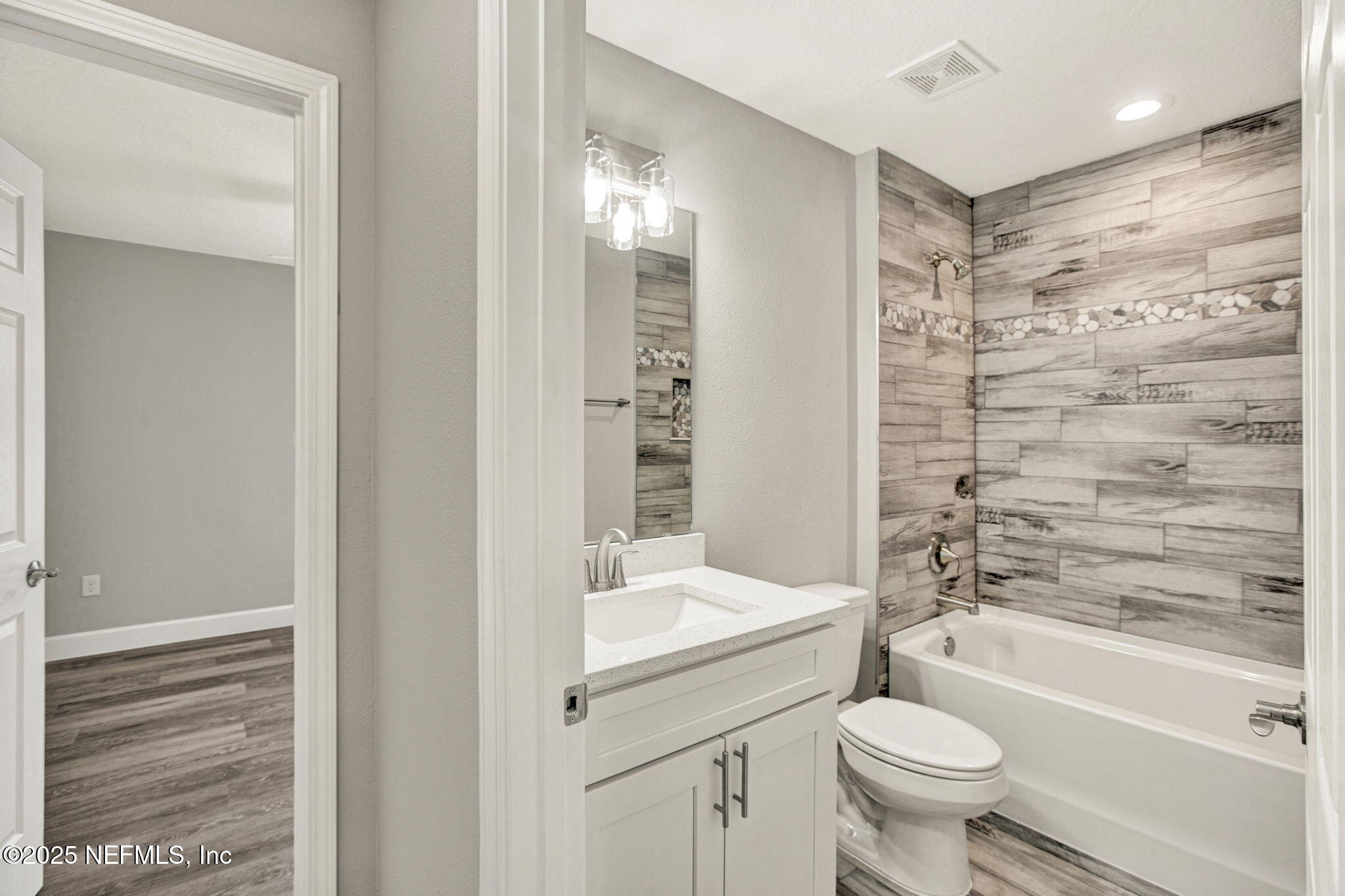 7539 Reed Street Jacksonville, FL 32208 - Photo 19 of 29 Hall Bathroom