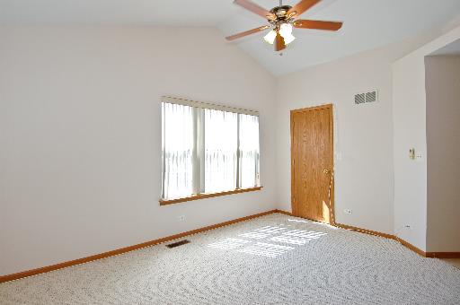 12 Stonegate Lane Streamwood, IL 60107 - Photo 7 of 15