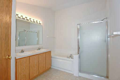12 Stonegate Lane Streamwood, IL 60107 - Photo 10 of 15