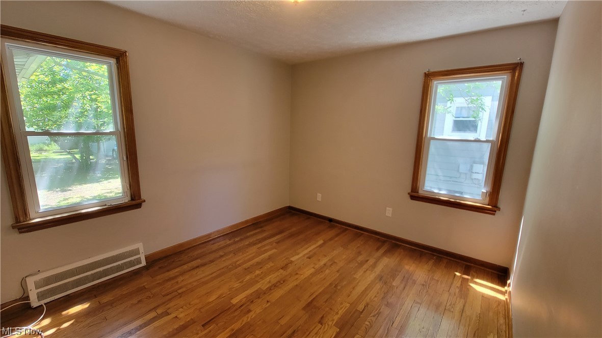 1267 Winston Road Cleveland, OH 44121 - Photo 9 of 15
