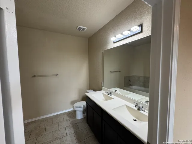 $1,795 | 831 Lee Trevino, San Antonio, TX 78221