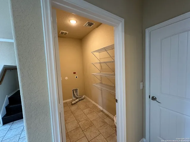 $1,795 | 831 Lee Trevino, San Antonio, TX 78221