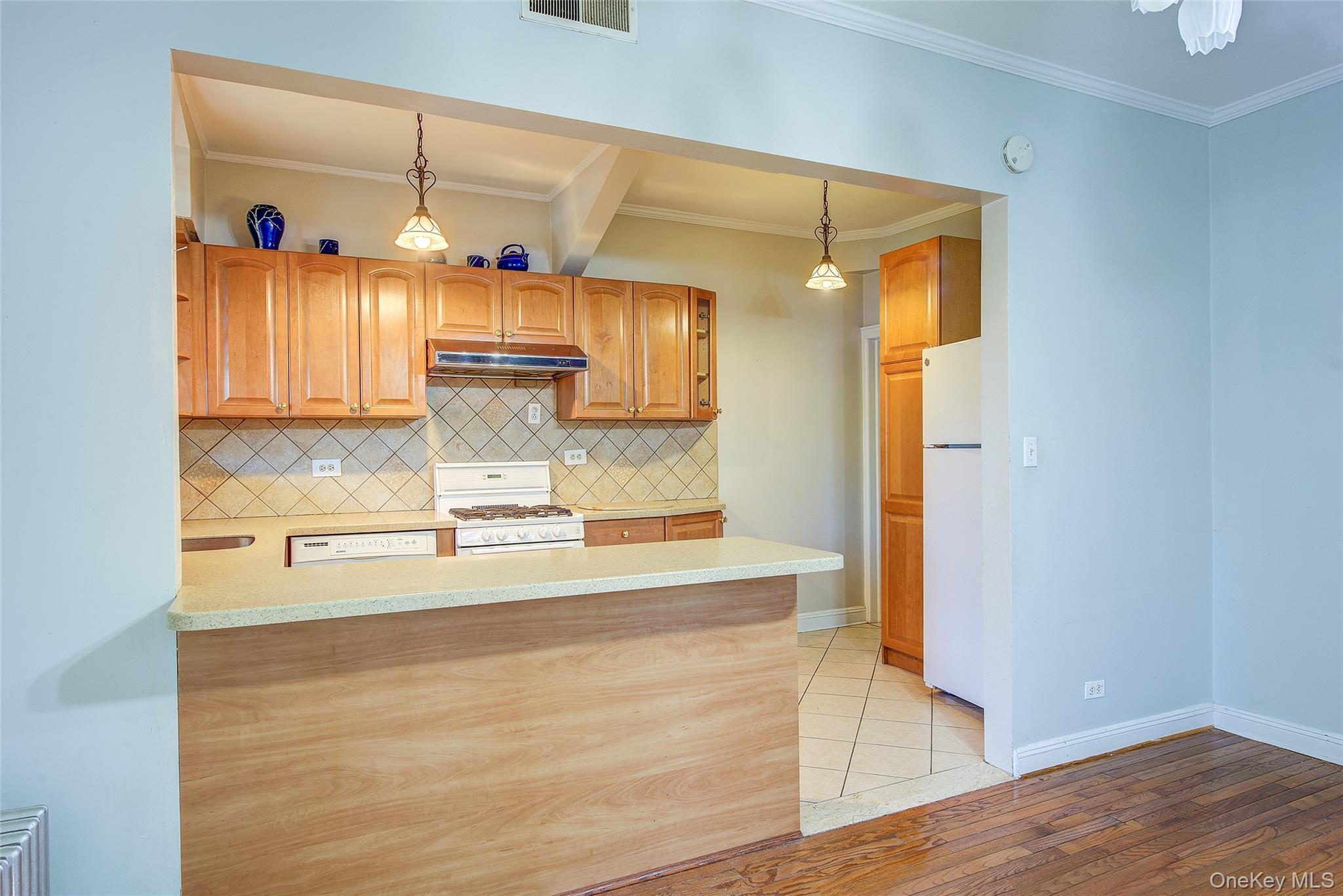 85-62 66th Road Queens, NY 11374 - Photo 19 of 43