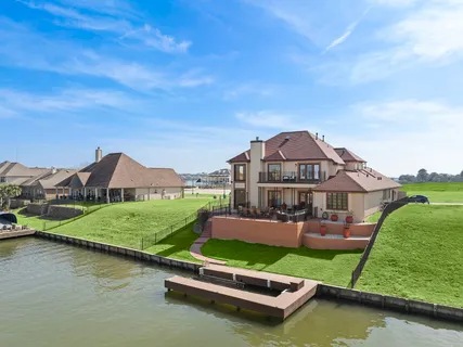 $999,999 | 10804 Bourbon Street, Willis, TX 77318