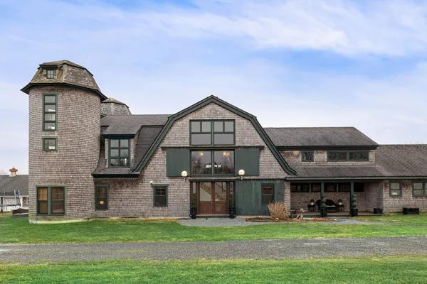 $1,995,000 | 1 Masthead Lane, Dartmouth, MA 02748