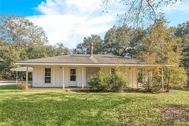 $1,800 | 24004 Lowe Davis Road, Covington, LA 70435
