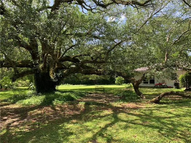 $1,800 | 24004 Lowe Davis Road, Covington, LA 70435