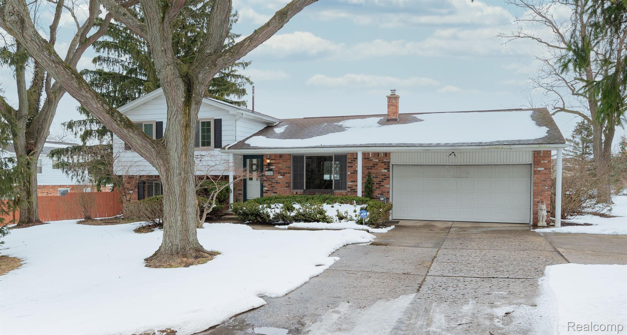 11342 Denton Hill Road Fenton, MI 48430 - Photo 2 of 29 Front