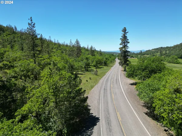 a view of a street view