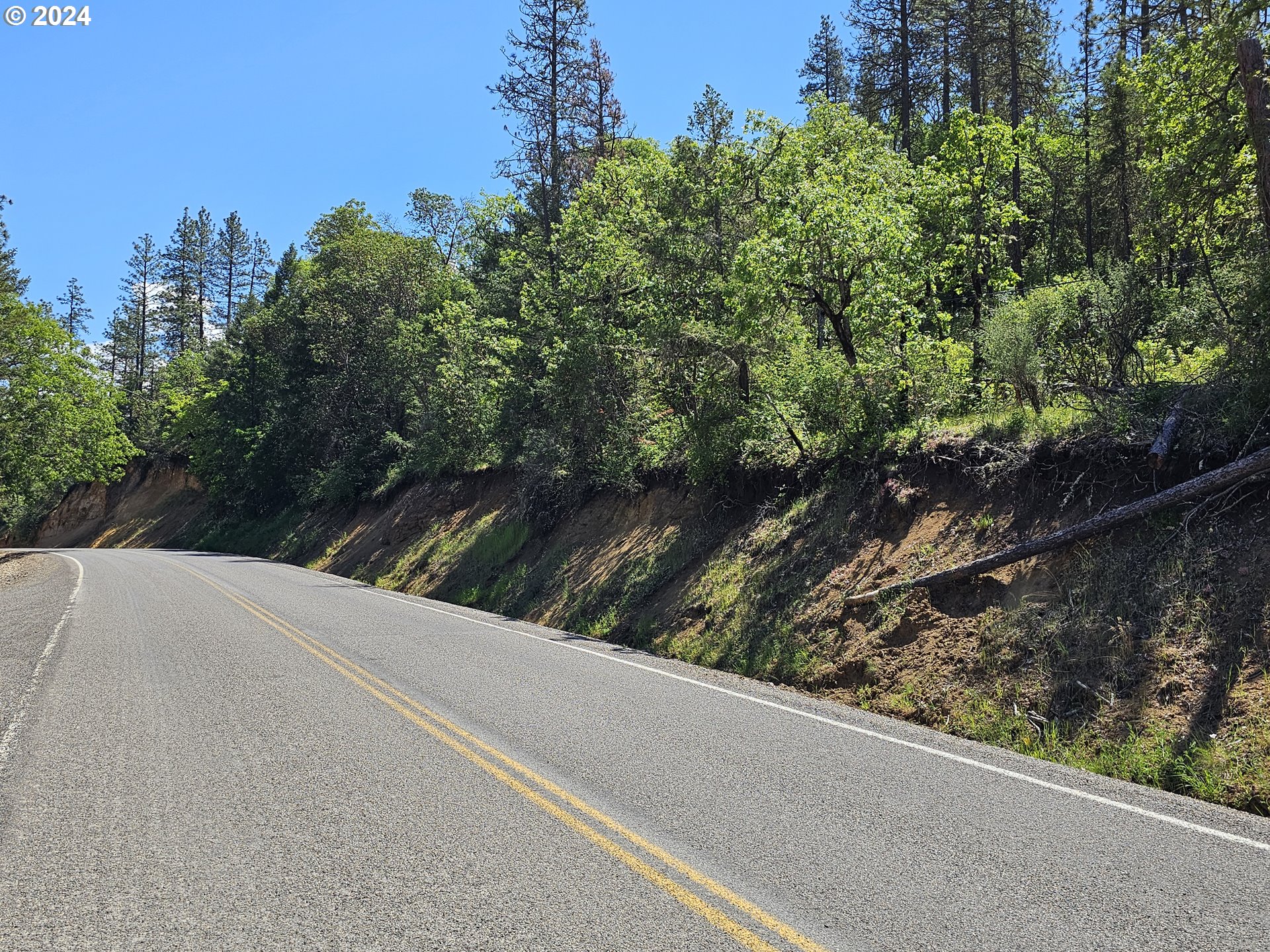 East Antelope Road, Unit TL201 Eagle Point, OR 97524 - Photo 5 of 11 a view of a street view