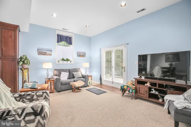 $739,900 | 108 Huntington Hills Lane, Fredericksburg, VA 22401