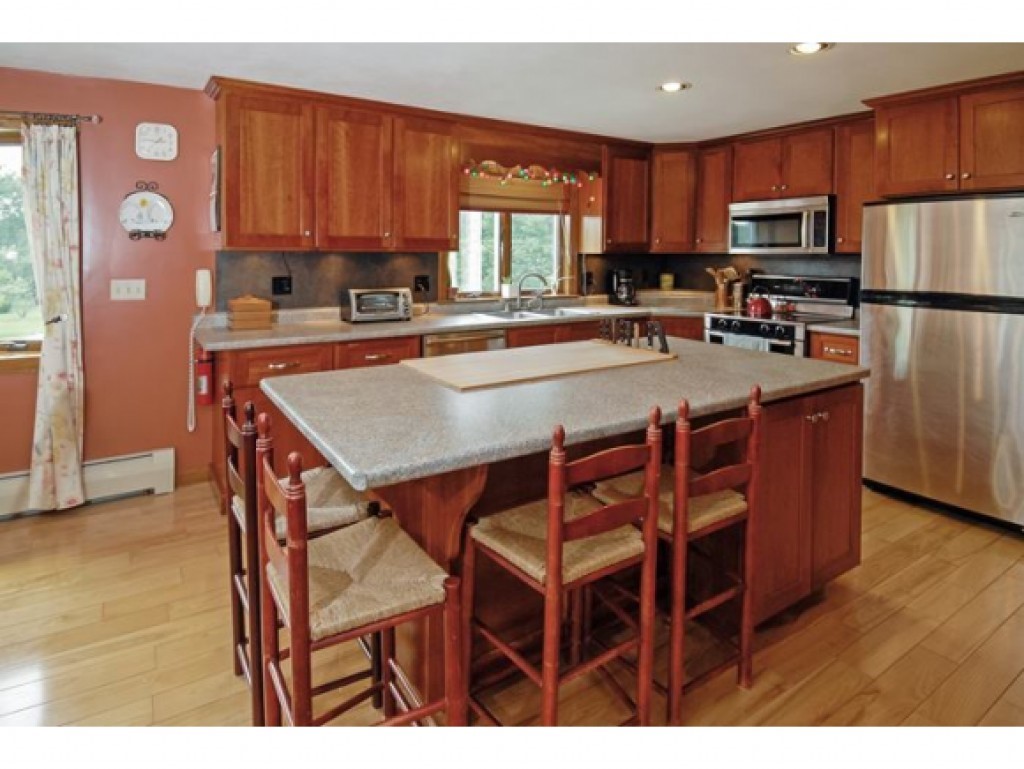 116 Agamenticus Road South Berwick, ME 03908 - Photo 2 of 32 Gallery Image 2