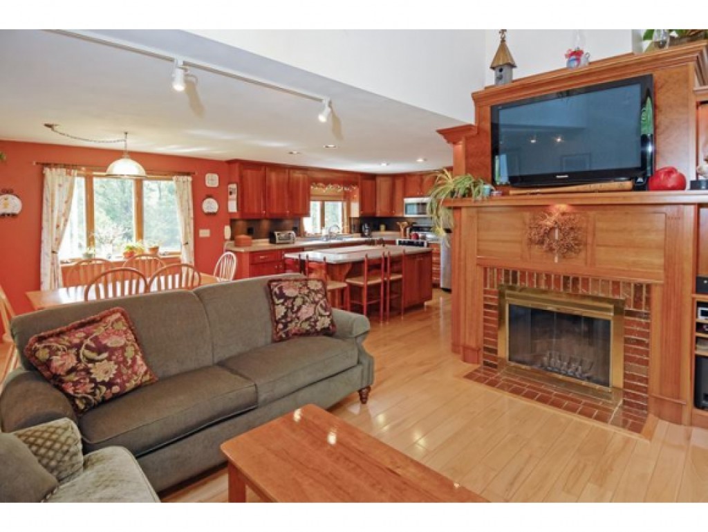 116 Agamenticus Road South Berwick, ME 03908 - Photo 3 of 32 Gallery Image 3