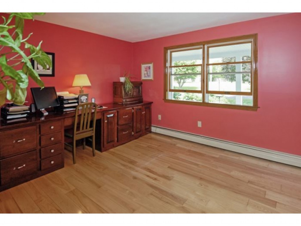 116 Agamenticus Road South Berwick, ME 03908 - Photo 9 of 32 Gallery Image 9
