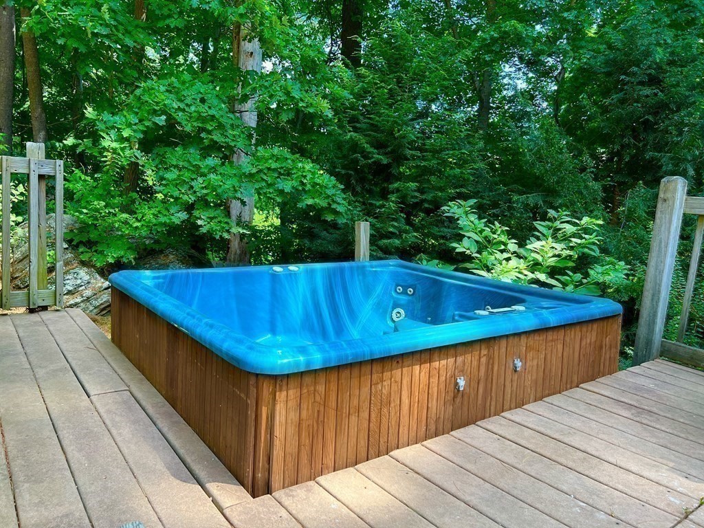60 Stallion Hill Road Sturbridge, MA 01518 - Photo 17 of 36 Gallery Image 17