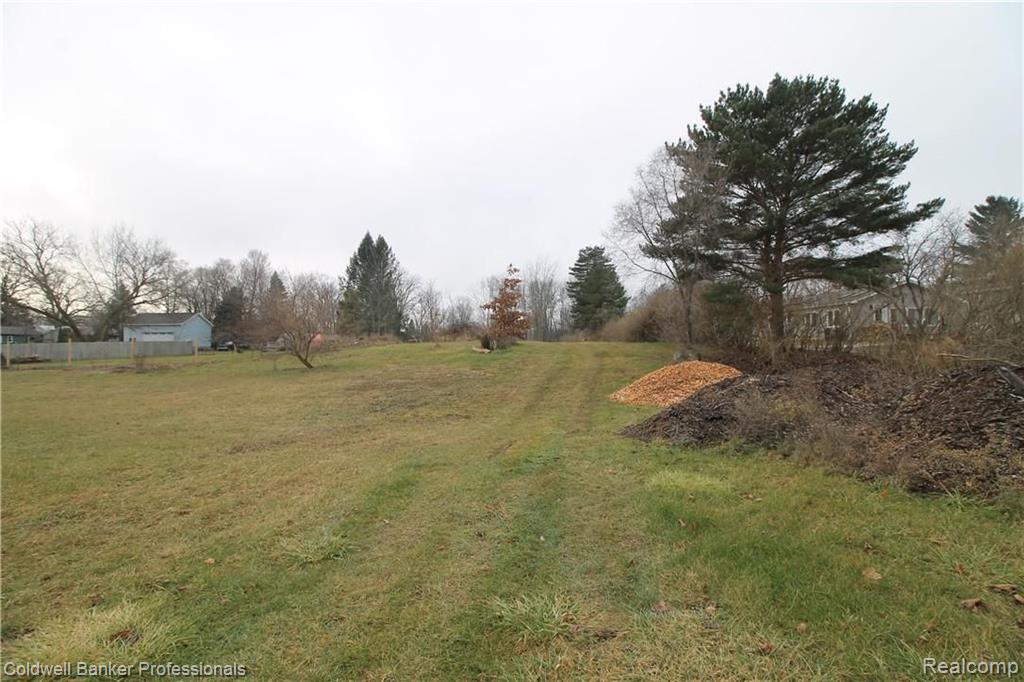 Lot Crosby Road Fenton, MI 48430 - Photo 1 of 10