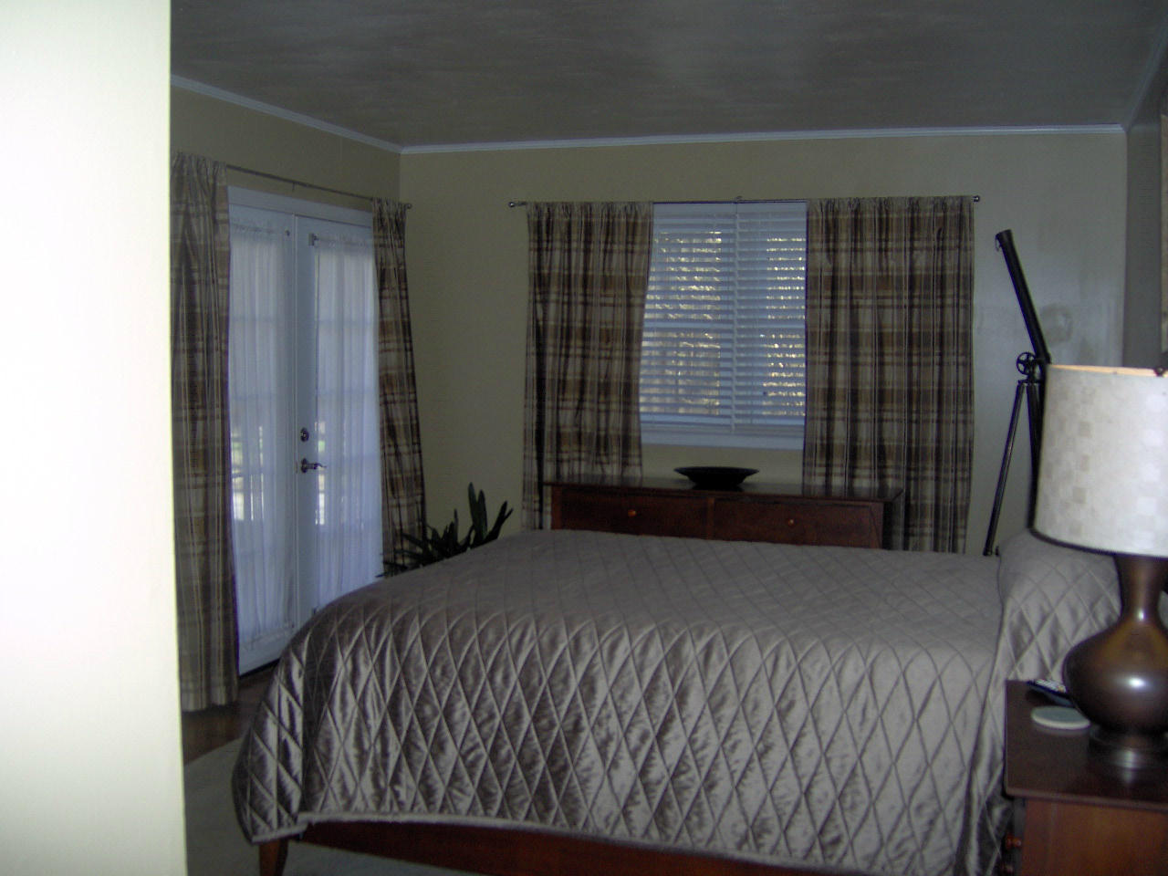 804 Kesterson Road Knoxville, TN 37918 - Photo 6 of 16 Masterbedroom w/ french doors to patio