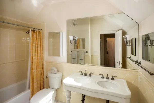 $5,298,000 | 25550 Moody Road, Los Altos Hills, CA 94022