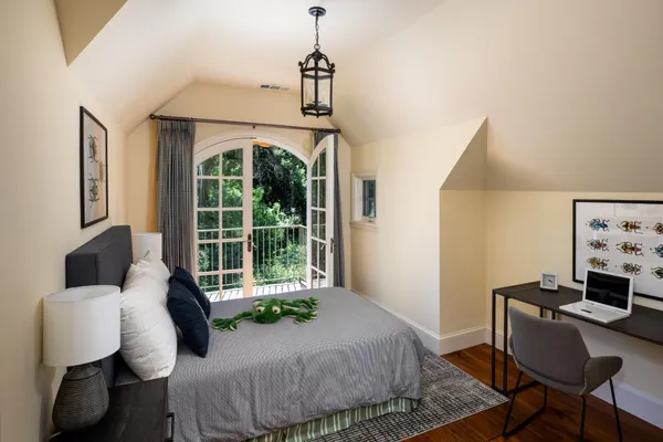 $5,298,000 | 25550 Moody Road, Los Altos Hills, CA 94022