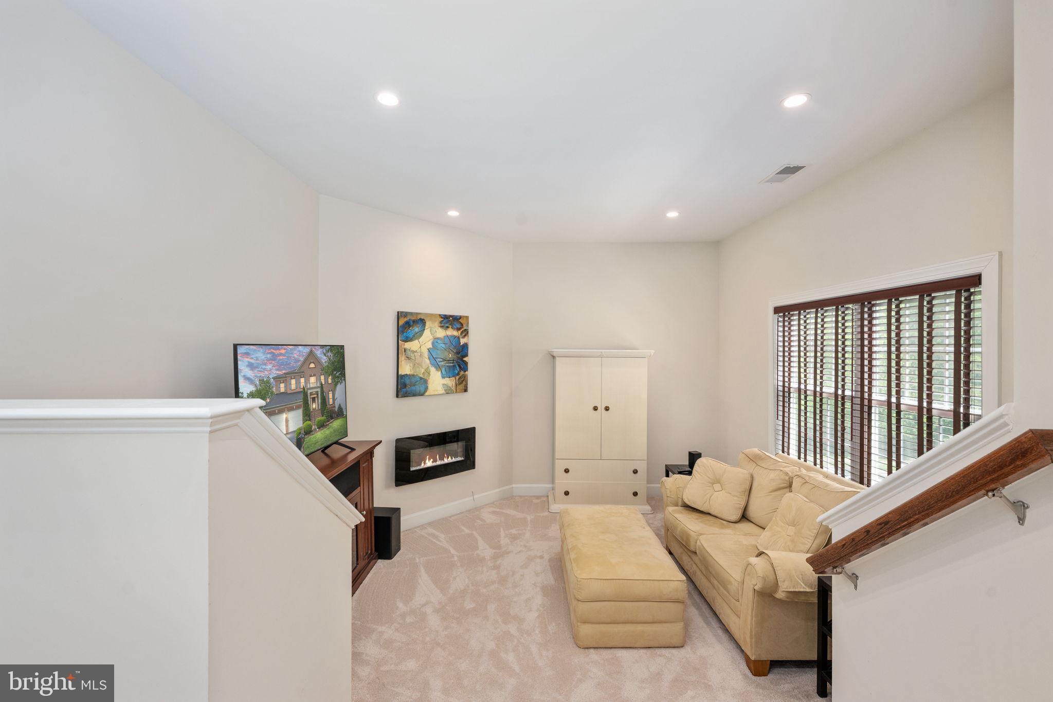 14541 Old Mill Road Centreville, VA 20121 - Photo 52 of 109 Bright and inviting living space.