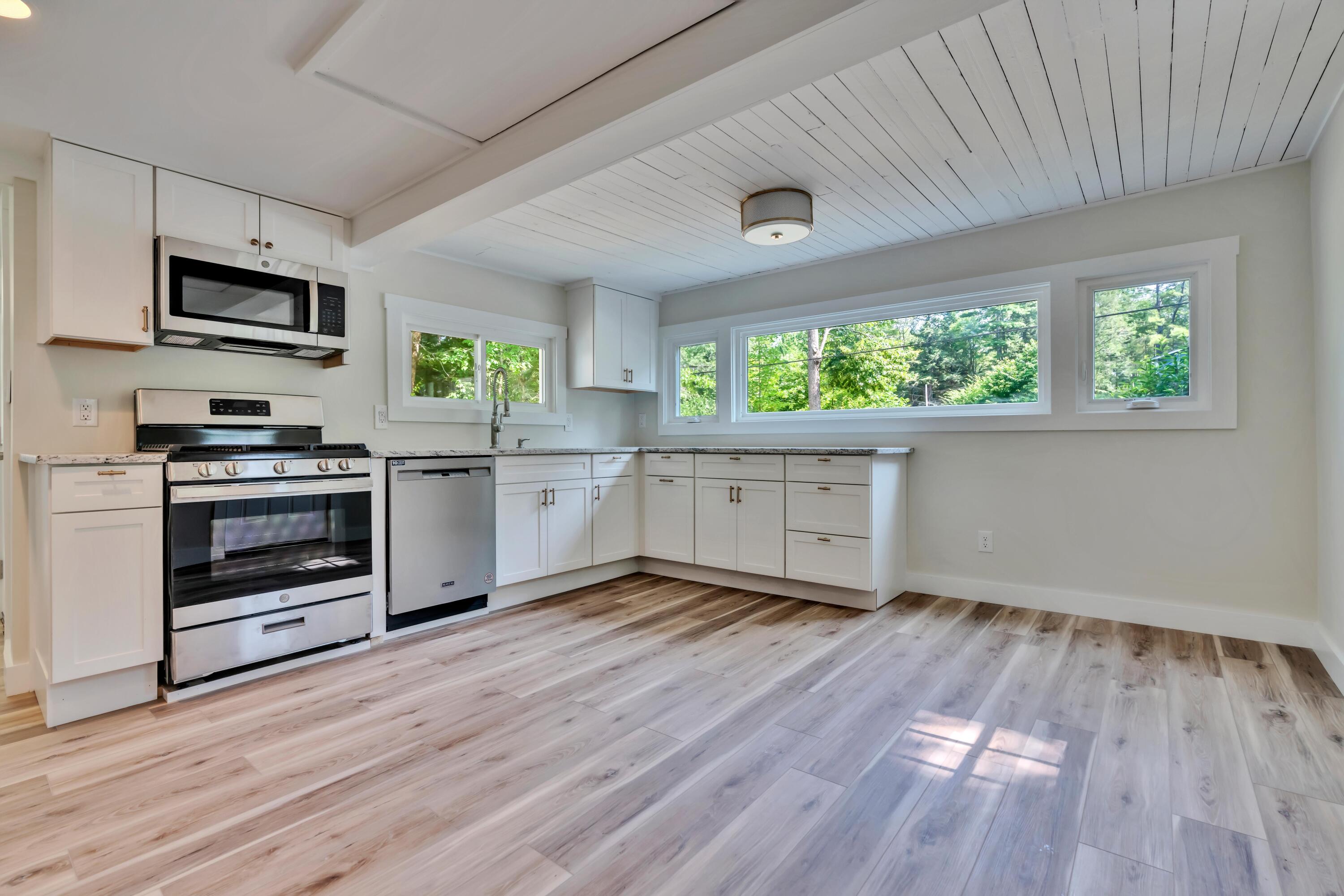 42 Shaw Acrs Extension Standish, ME 04084 - Photo 5 of 28 _dsc4733