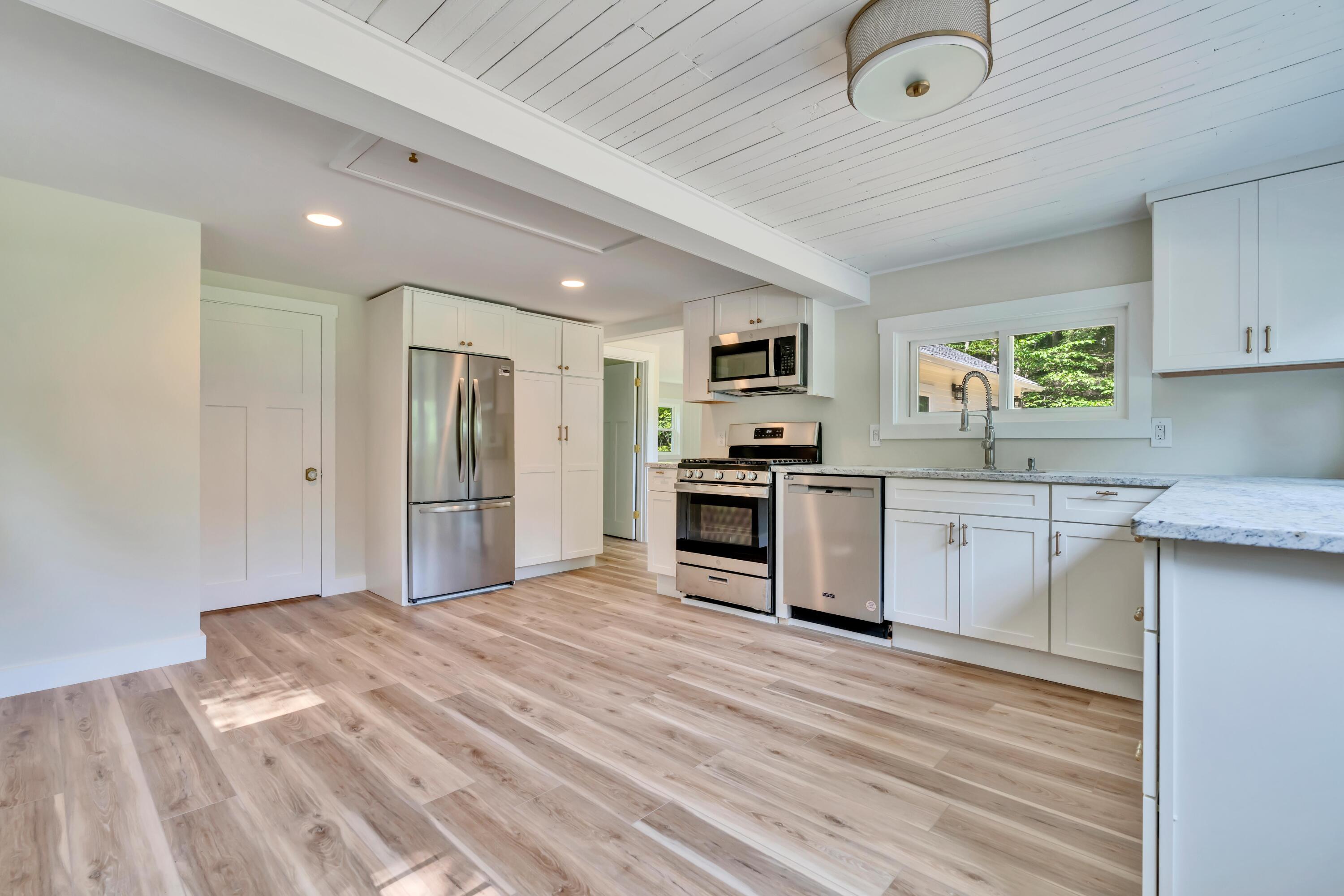 42 Shaw Acrs Extension Standish, ME 04084 - Photo 6 of 28 _dsc4736