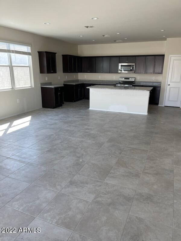 9564 Cotton Road Florence, AZ 85132 - Photo 3 of 16 Palo Verde Lot 180 Kitchen