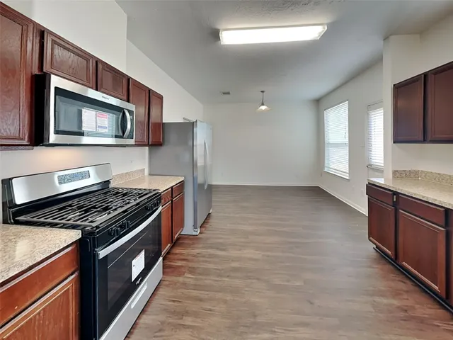 $2,175 | 3903 Hawthorn Glen Court, Fresno, TX 77545