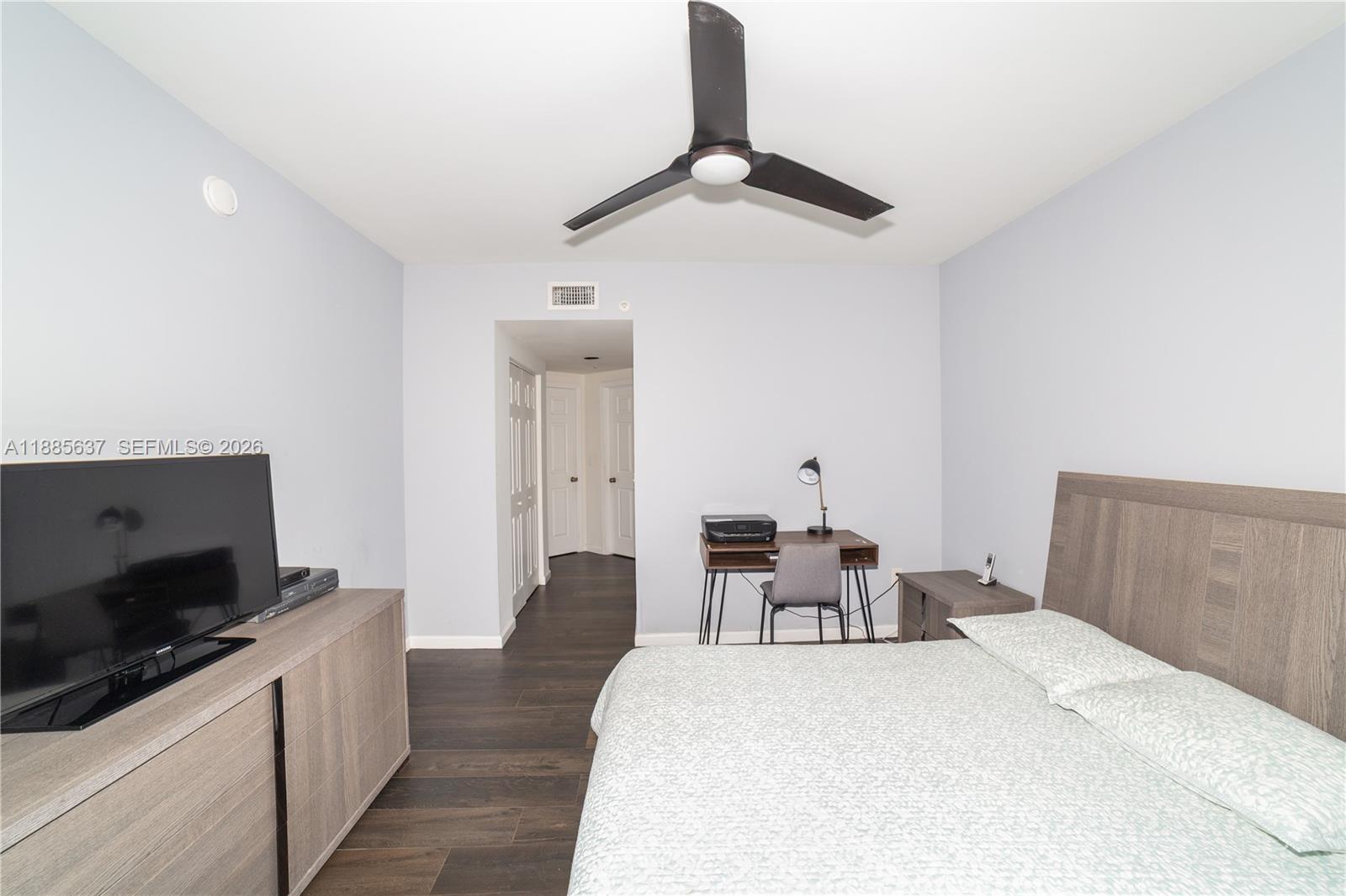 17150 North Bay Road, Unit 2914 Sunny Isles Beach, FL 33160 - Photo 14 of 55