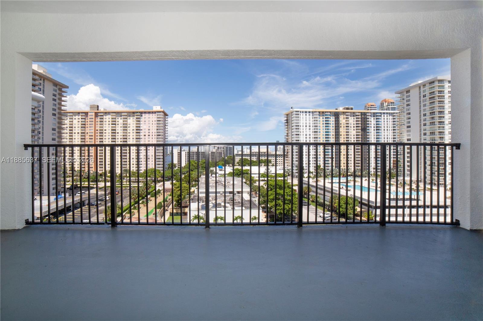 17150 North Bay Road, Unit 2914 Sunny Isles Beach, FL 33160 - Photo 28 of 55 Extra large balcony