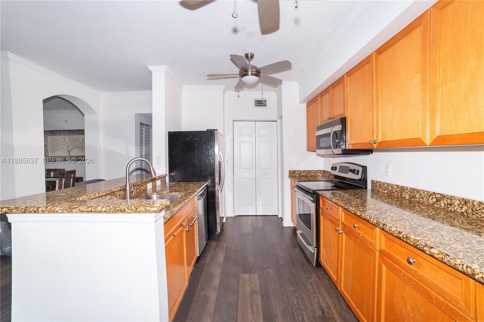 17150 North Bay Road, Unit 2914 Sunny Isles Beach, FL 33160 - Photo 9 of 55