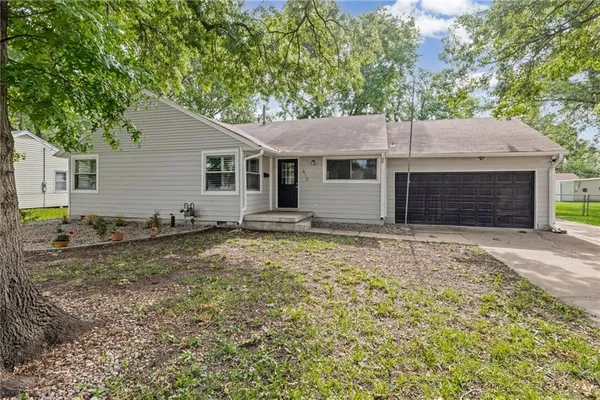 $350,000 | 612 South Sherman Avenue, Olathe, KS 66061