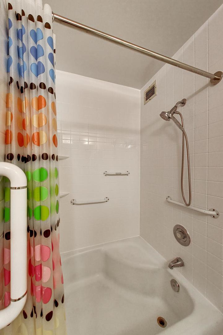 8809 West Golf Road, Unit 7F Niles, IL 60714 - Photo 15 of 30