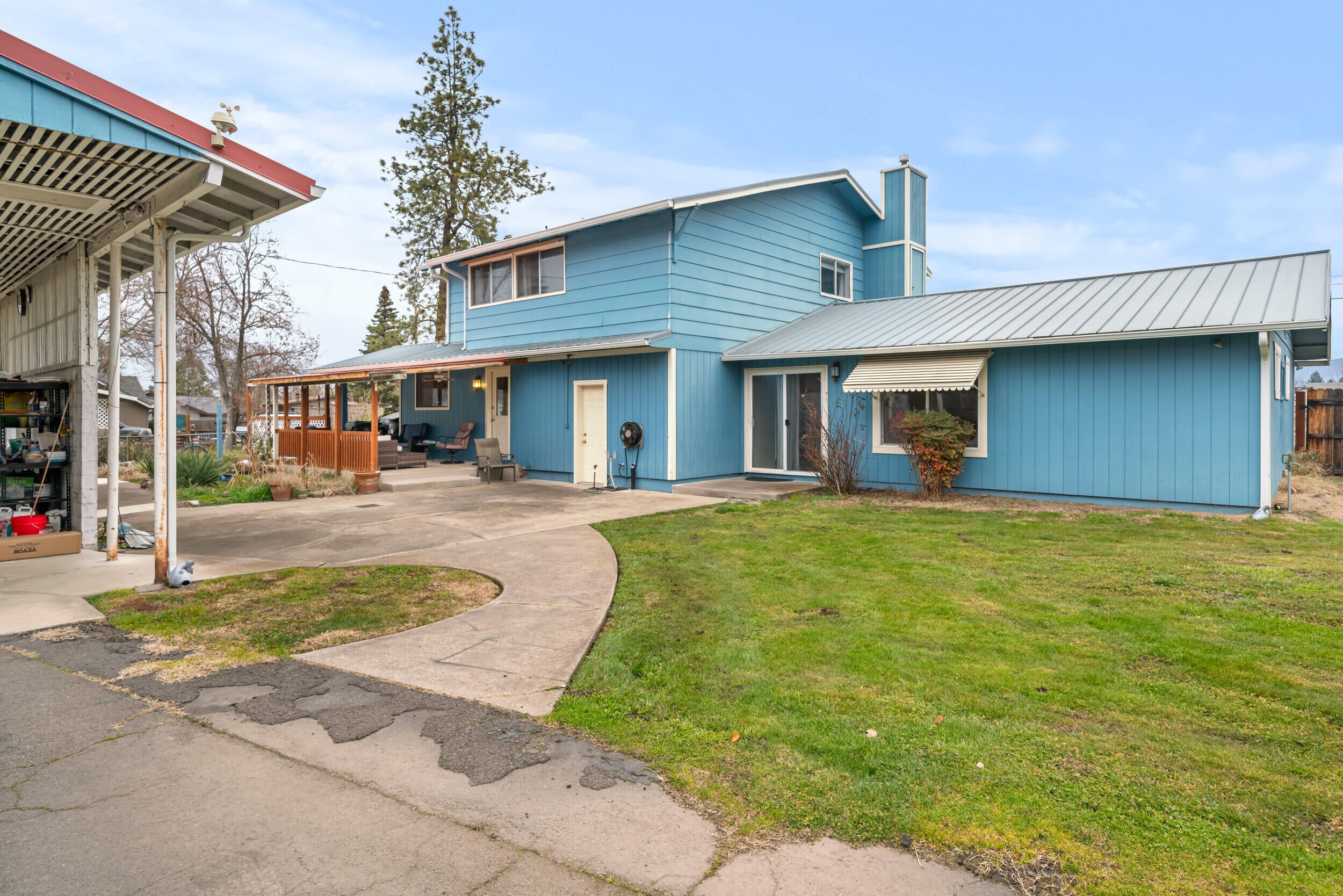 1654 Thomas Road Medford, OR 97501 - Photo 22 of 46 7_1654 thomas rd, medford, or 97501-07