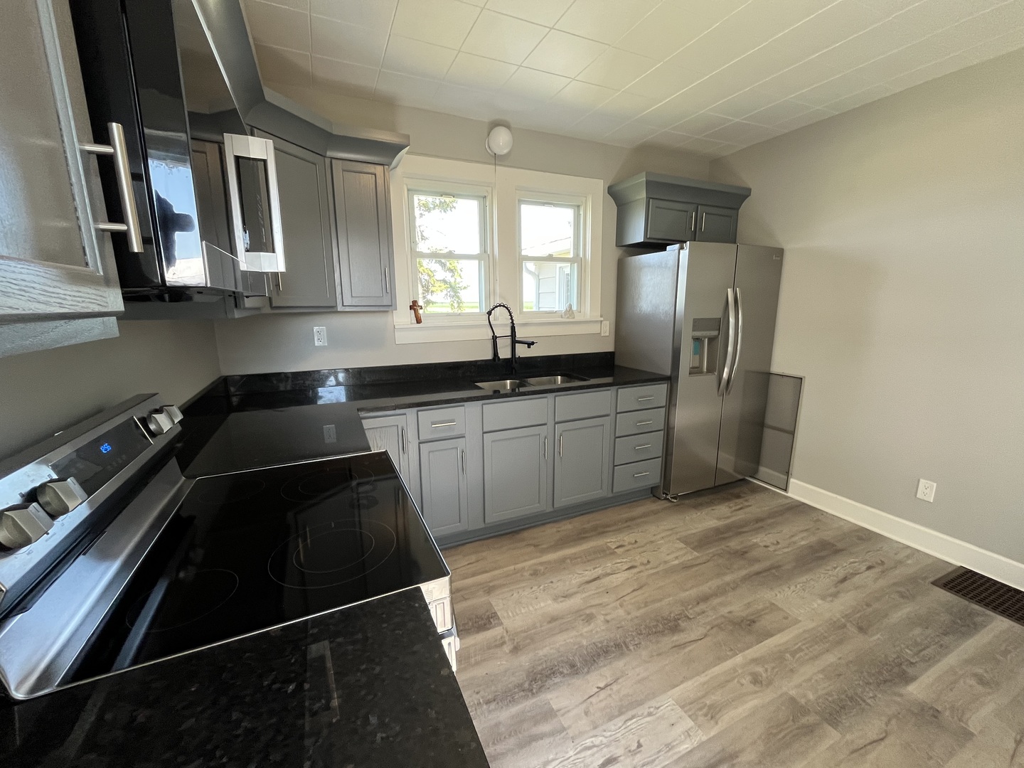 2503 Herman Road Ashton, IL 61006 - Photo 3 of 32