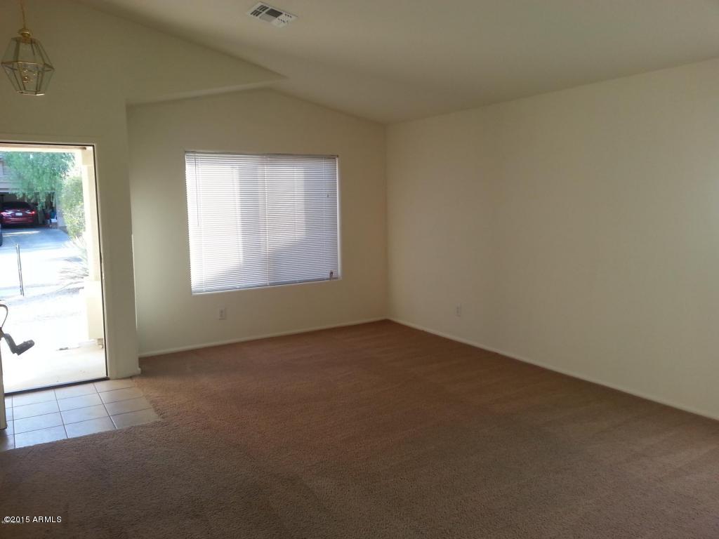 4606 West Beverly Road Laveen, AZ 85339 - Photo 4 of 13 Familyroom.jpg