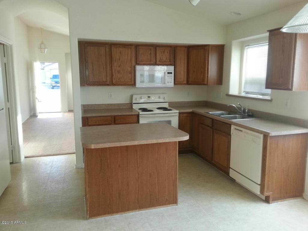 4606 West Beverly Road Laveen, AZ 85339 - Photo 7 of 13 Kitchen.jpg