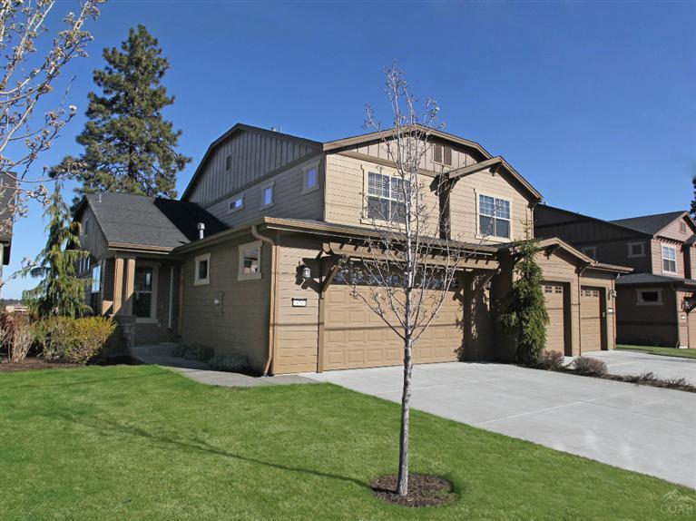 879 Southwest Blakely Road Bend, OR 97702 - Photo 1 of 18 Primary Photo