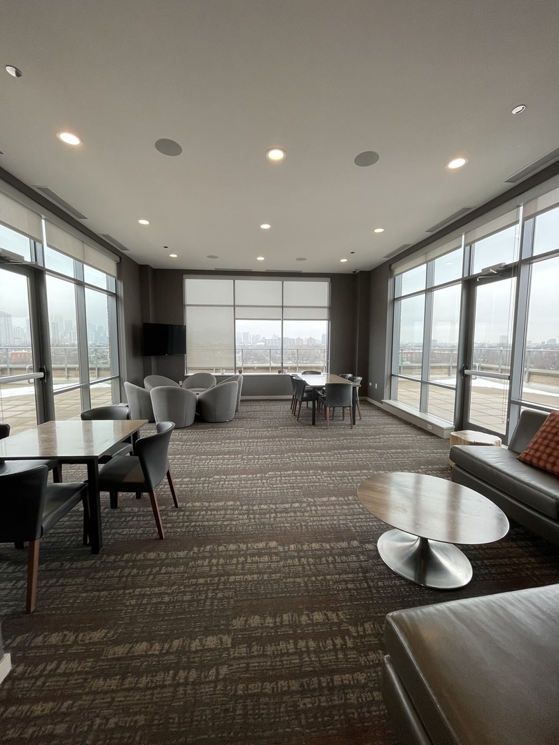558 West Webster Avenue, Unit 504 Chicago, IL 60614 - Photo 14 of 22