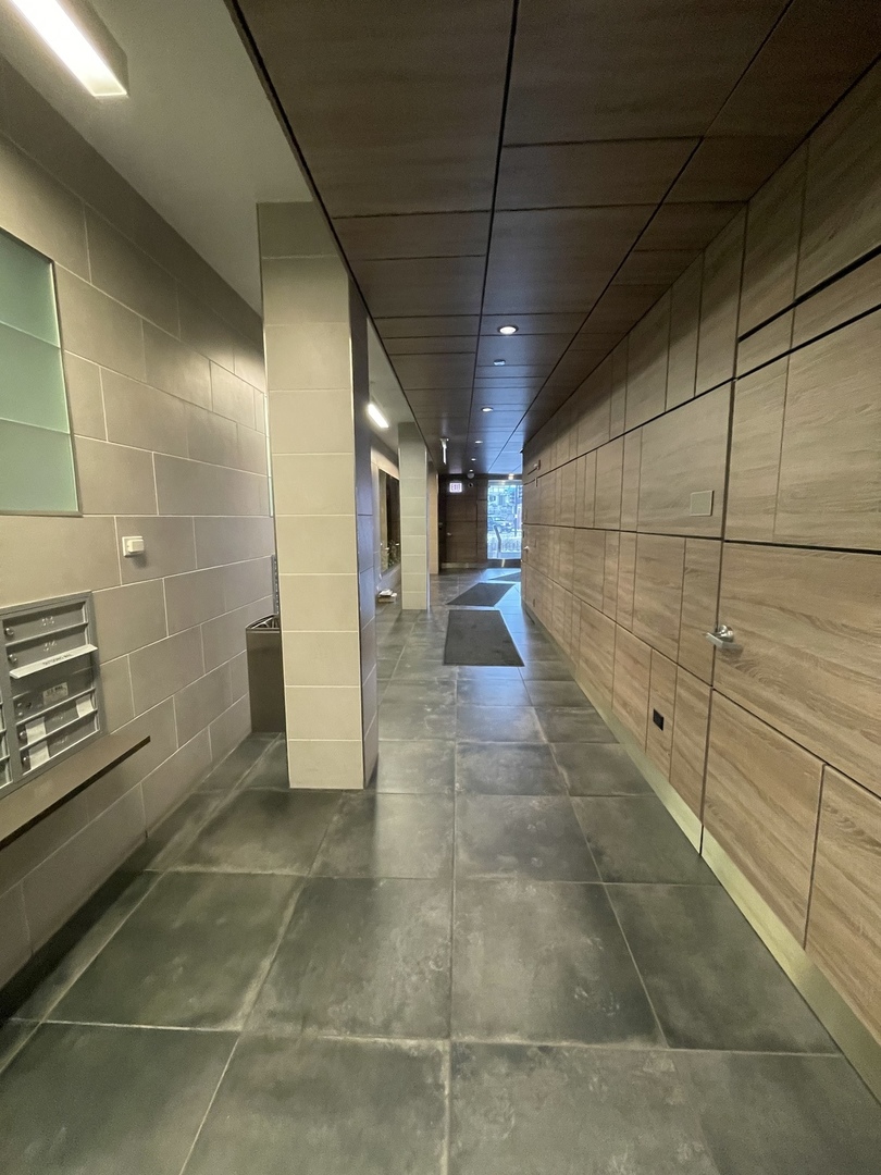 558 West Webster Avenue, Unit 504 Chicago, IL 60614 - Photo 21 of 22