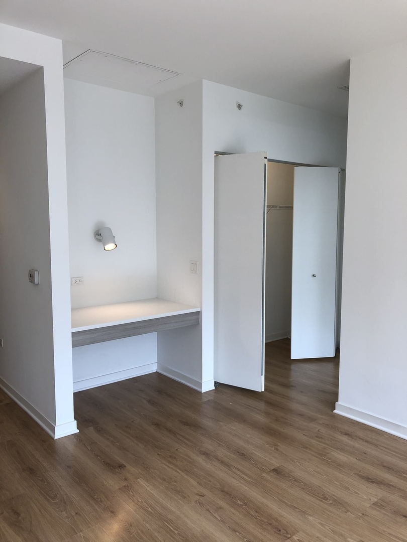 558 West Webster Avenue, Unit 504 Chicago, IL 60614 - Photo 8 of 22