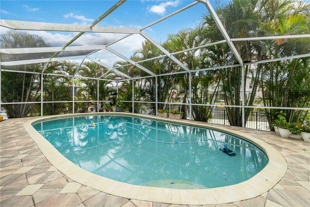 1004 Spindle Palm Way Apollo Beach, FL 33572 - Photo 15 of 24
