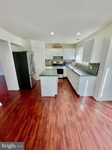 $2,895 | 16949 Toms River Loop, Dumfries, VA 22026