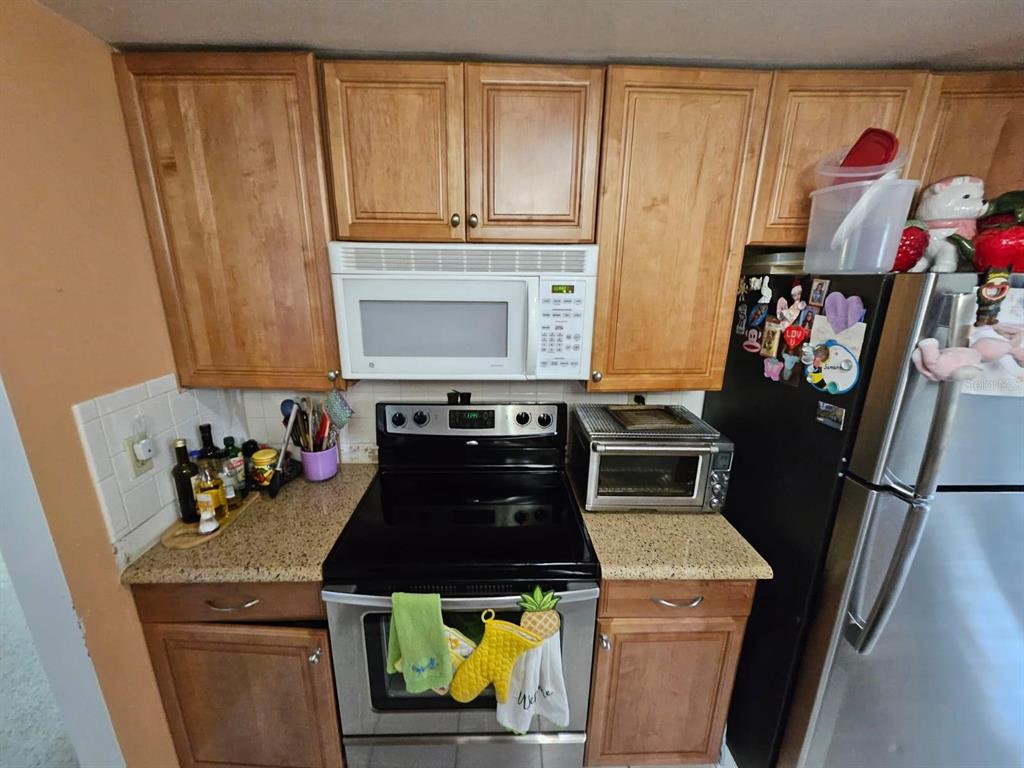 1041 Porpoise Road Venice, FL 34293 - Photo 10 of 38 Gallery Image 10
