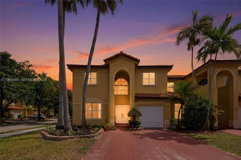 $499,990 | 192 West Forest Oak Circle, Davie, FL 33325